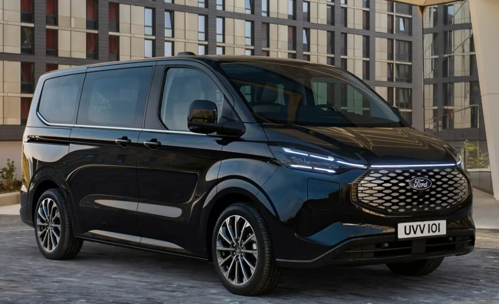 2024 Ford Tourneo Custom Exterior