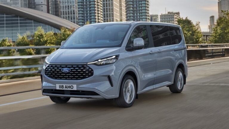 Discover the All-New 2025 Ford Tourneo Custom: Innovation on the Move